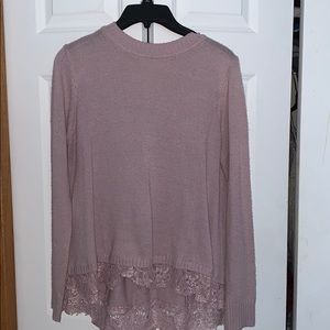 Woman’s Sweater with Lace Bottom